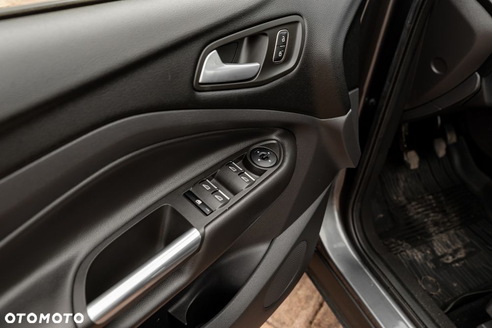 Ford Kuga 1.5 EcoBoost 2x4 Individual - 32