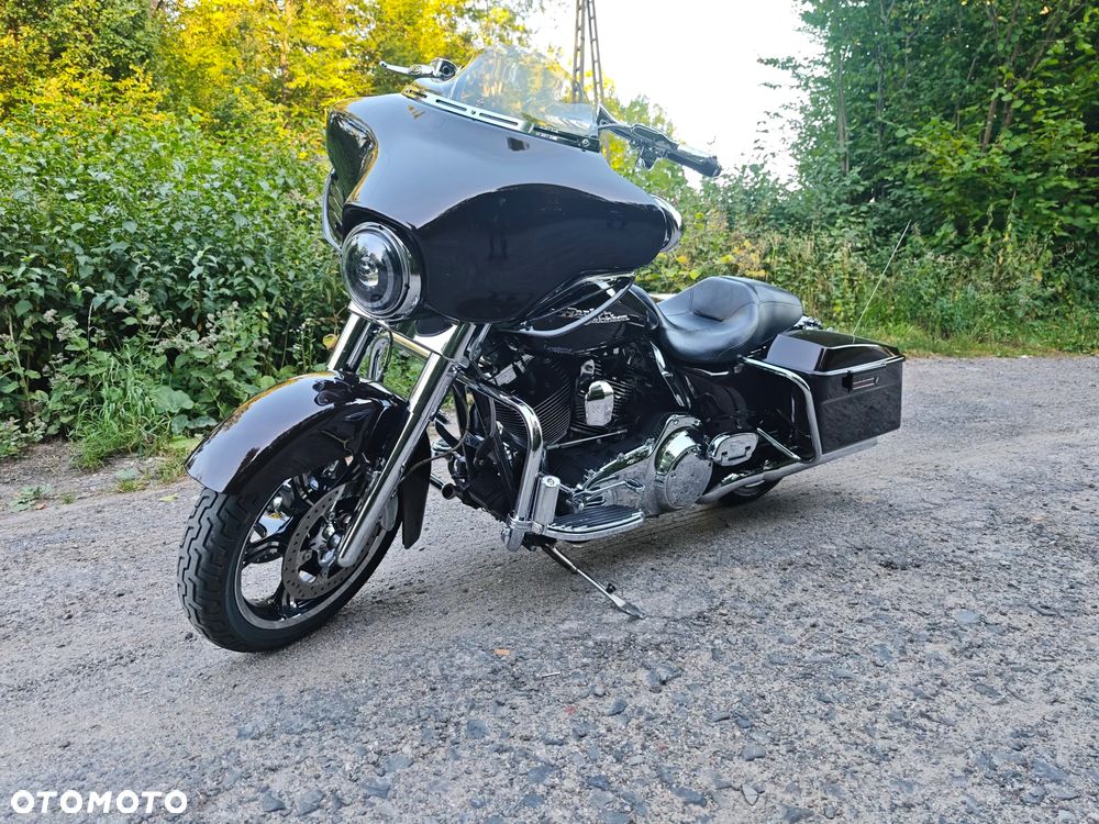 Harley-Davidson Touring Street Glide - 4