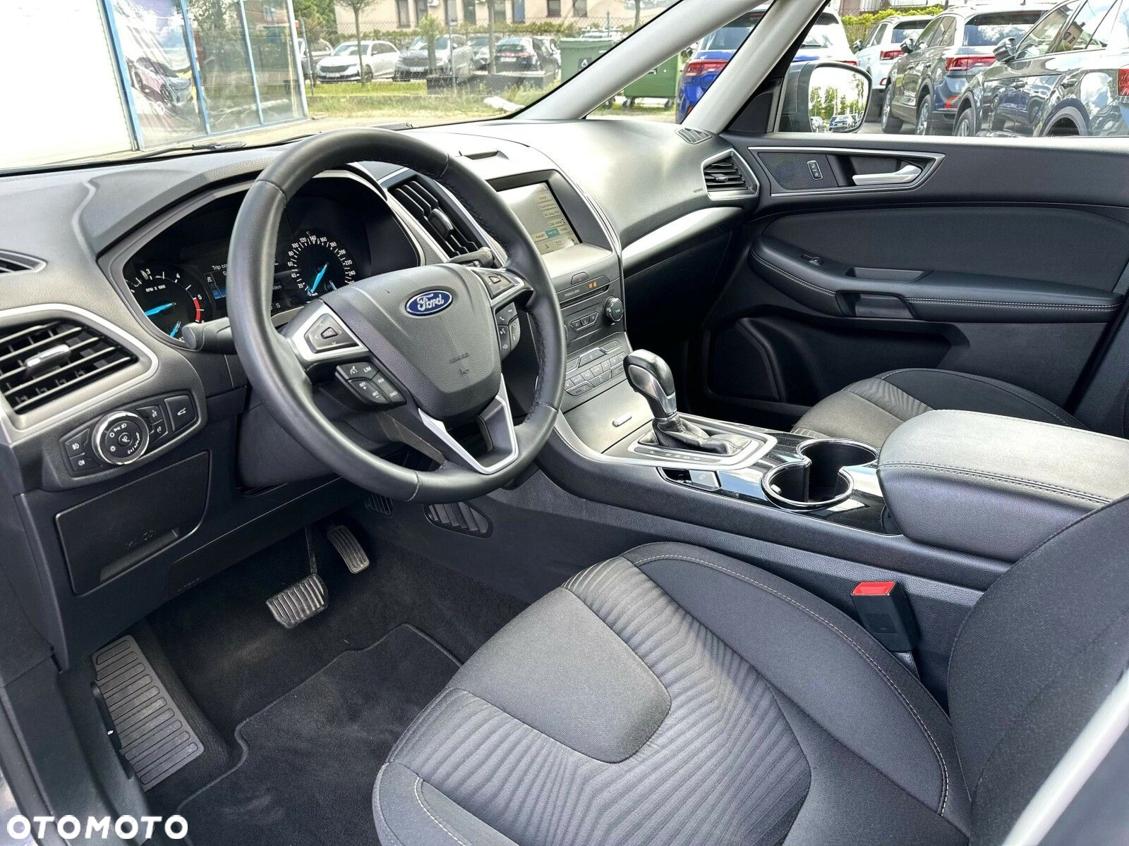 Ford S-Max - 12