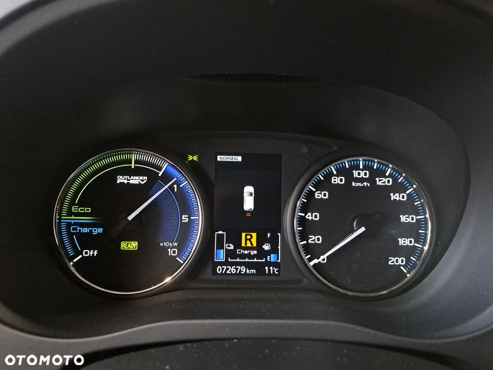 Mitsubishi Outlander - 34