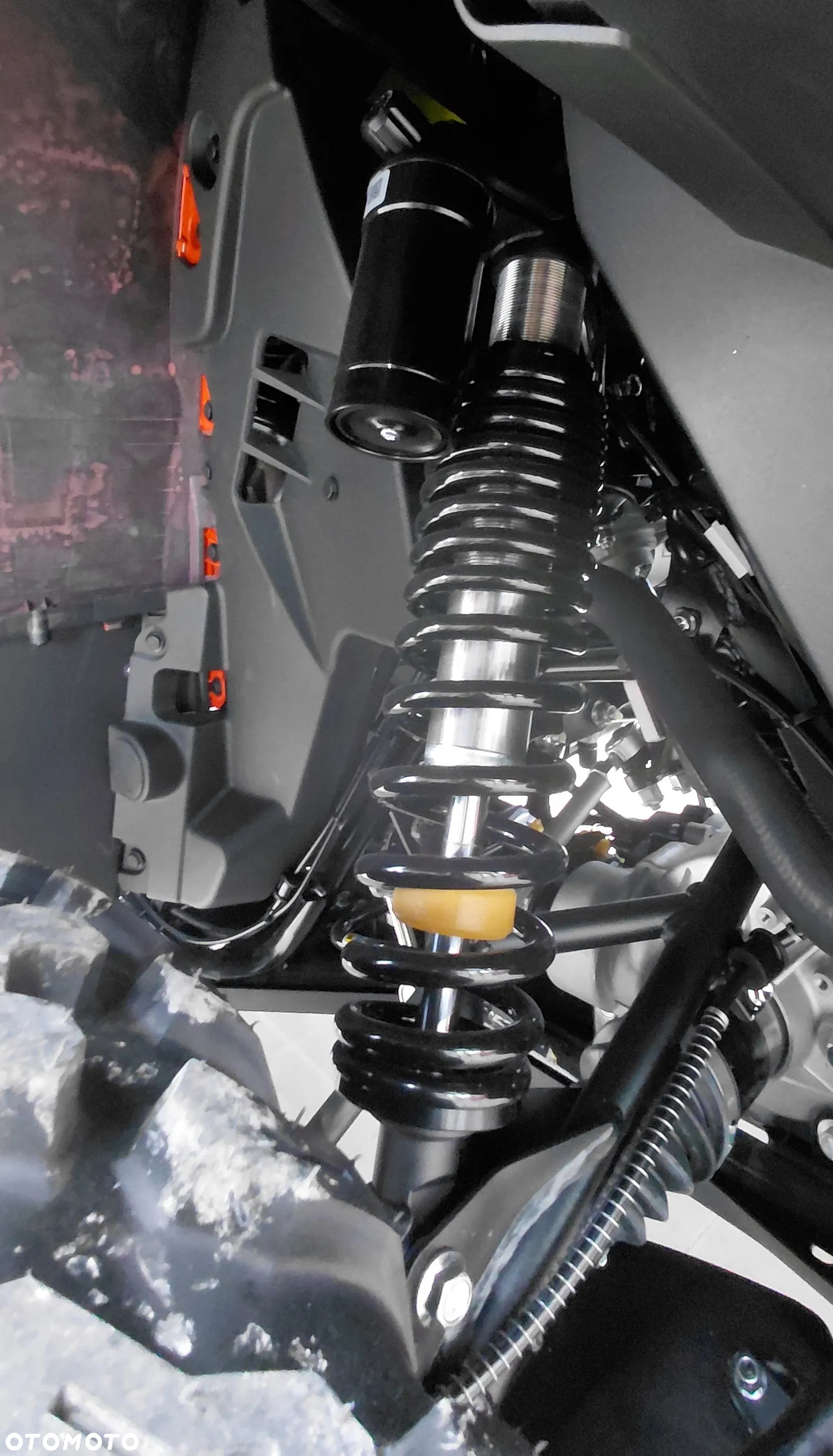 QJMOTOR SFA 600 - 8