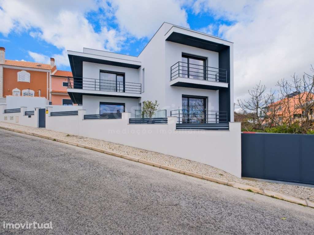 Moradia T4 de Prestígio com Vista sobre o Tejo - Luxo, Design e Con... - Grande imagem: 3/59