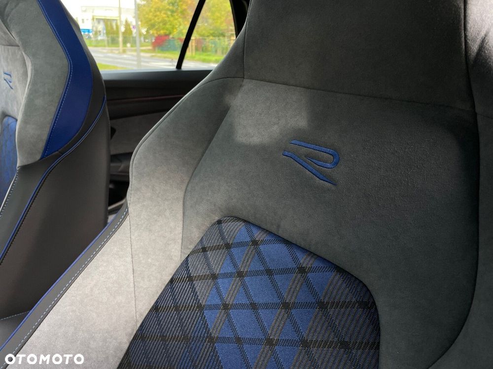 Volkswagen Golf - 31