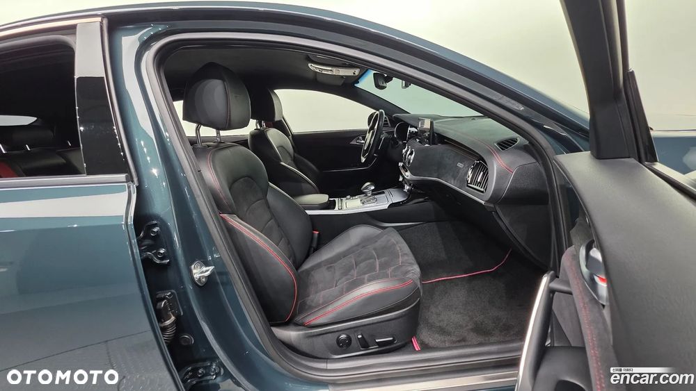 Kia Stinger 3.3 T-GDI V6 GT AWD - 26