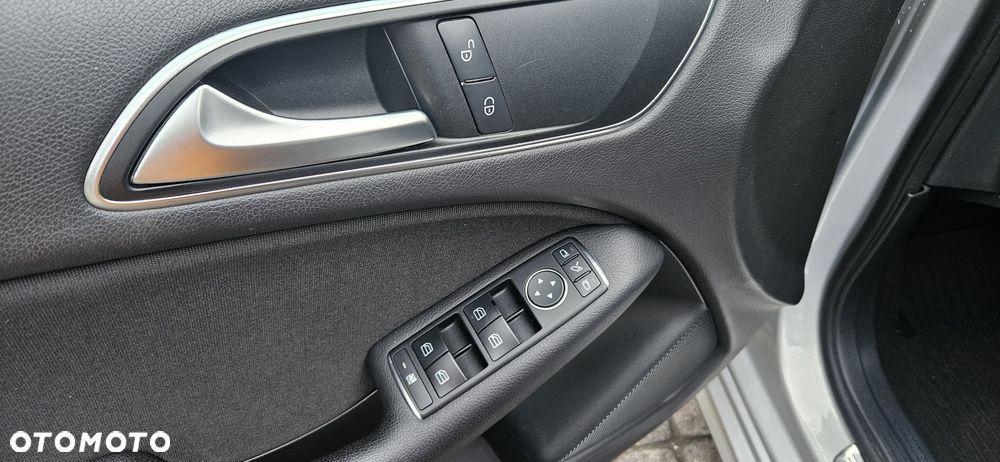 Mercedes-Benz Klasa B 200 (BlueEFFICIENCY) 7G-DCT - 37