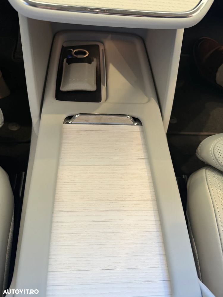 VOLVO Unknown Model 2025 — imagine 15