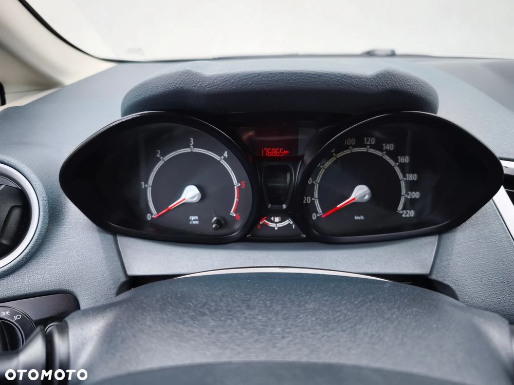 Ford Fiesta 1.6 TDCi Silver X - 24