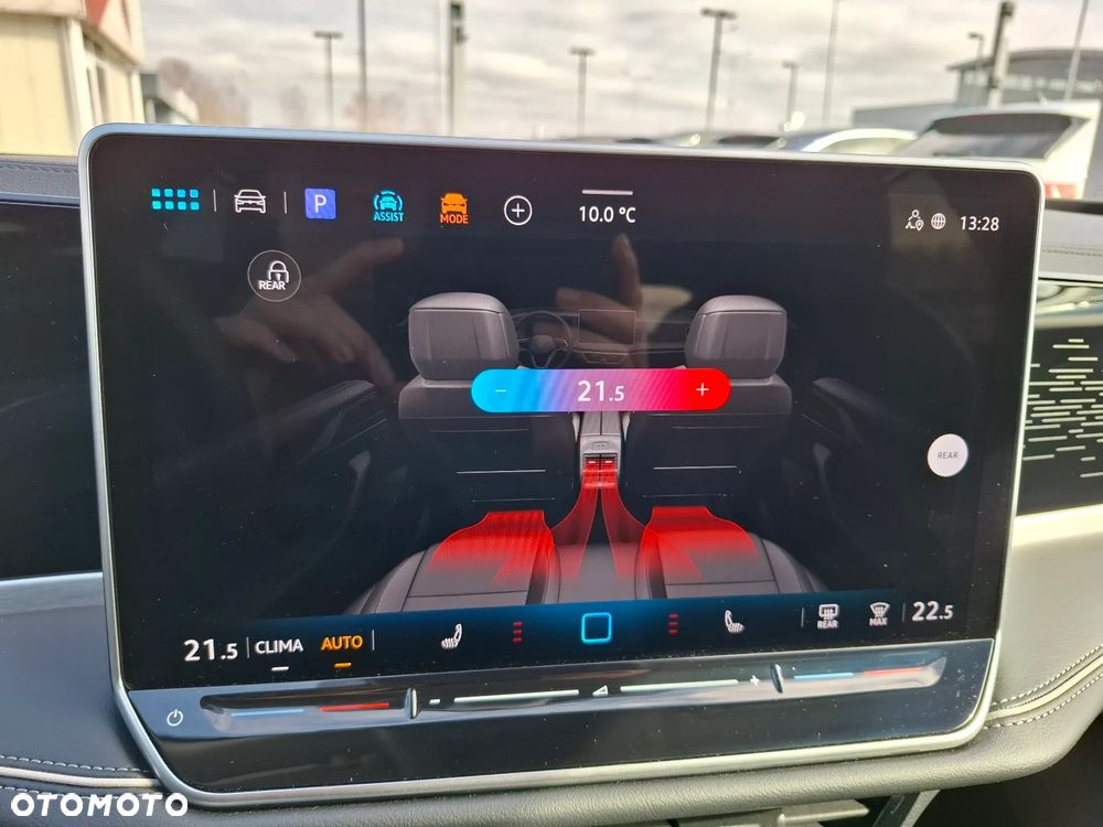 Volkswagen Passat Variant 2.0 TDI SCR DSG Elegance - 34