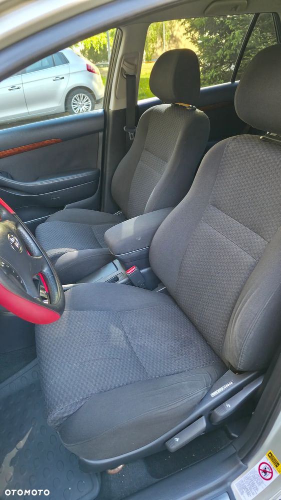 Toyota Avensis 2.0 D-4D Combi - 7