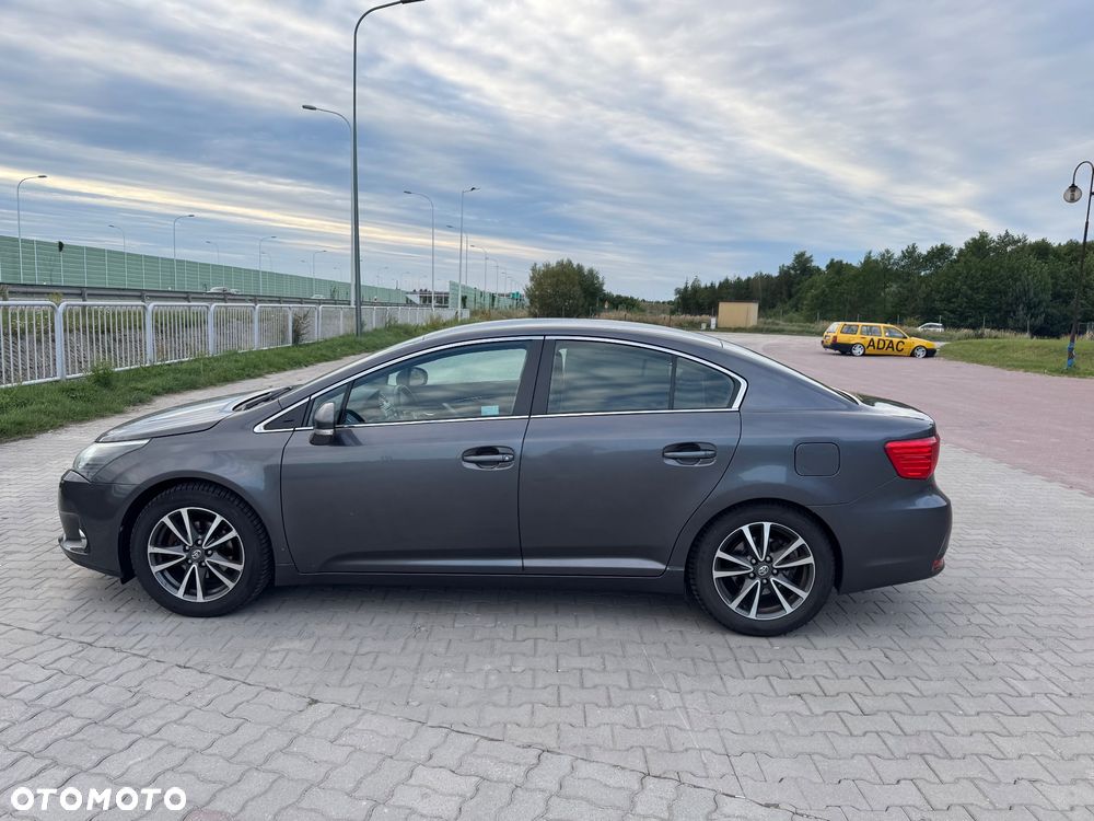 Toyota Avensis 2.0 Prestige NAVI - 4