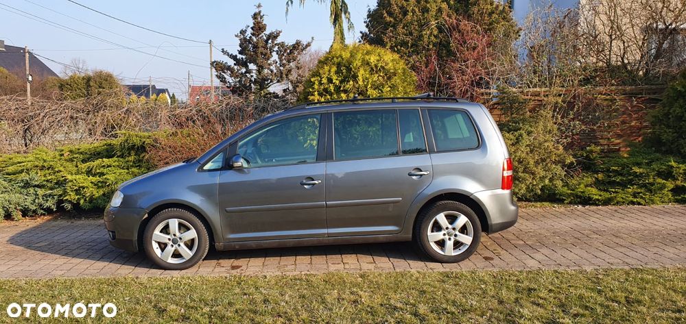 Volkswagen Touran 2.0 TDI Highline DSG - 1