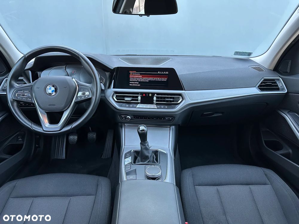 BMW Seria 3 318d - 21