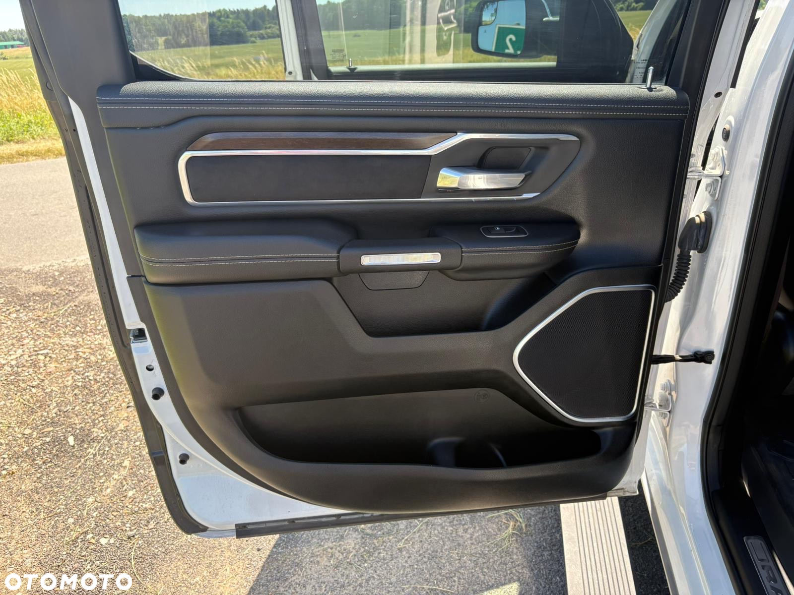 Dodge RAM 1500 5.7 4x4 - 23