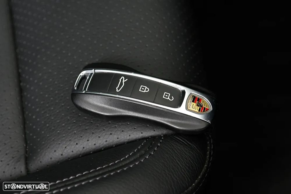 Porsche 911 (992) Carrera - 13