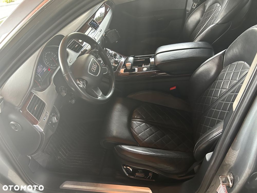 Audi A8 - 7