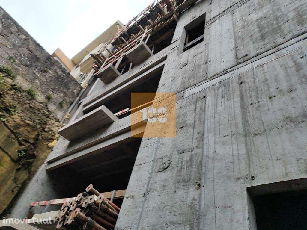 T0 novo com varanda - Fontinha Lux - Grande imagem: 3/20