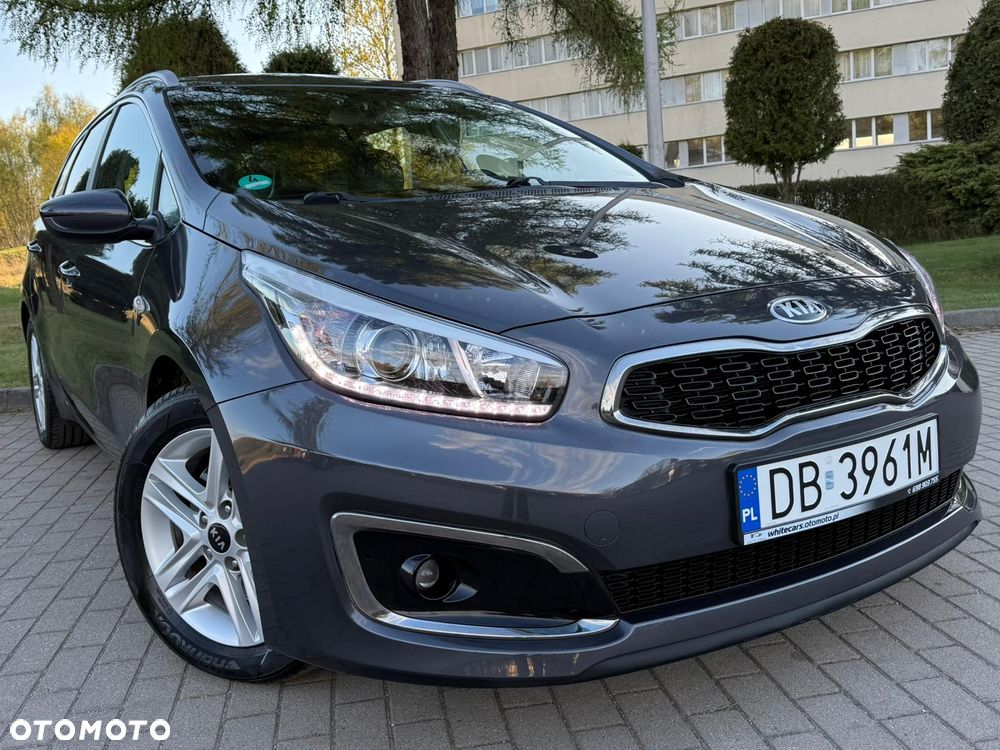 Kia Ceed 1.6 GDI Dream Team Edition - 13