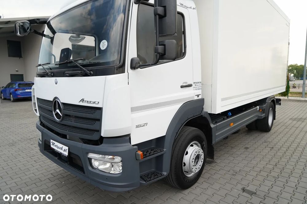Mercedes-Benz ATEGO / 1221 / KONTENER 5.6 M / 4x2 / WINDA DHOLLANDIA - 1500 KG / MANUAL / OPONY 100% - 10