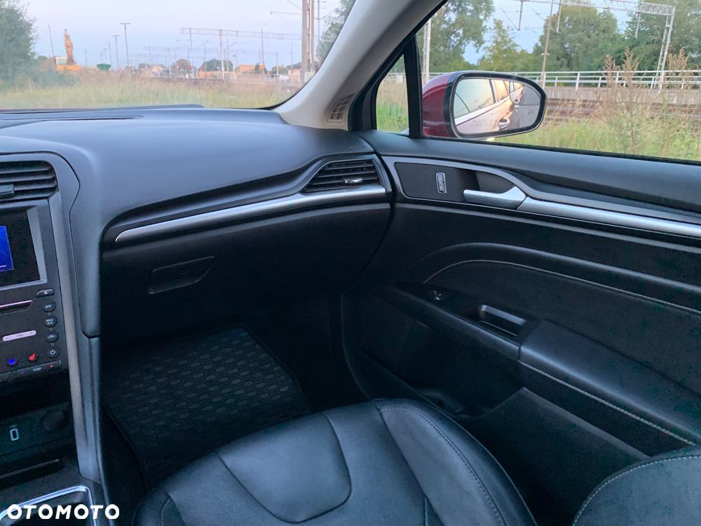 Ford Mondeo 2.0 EcoBoost Titanium - 36