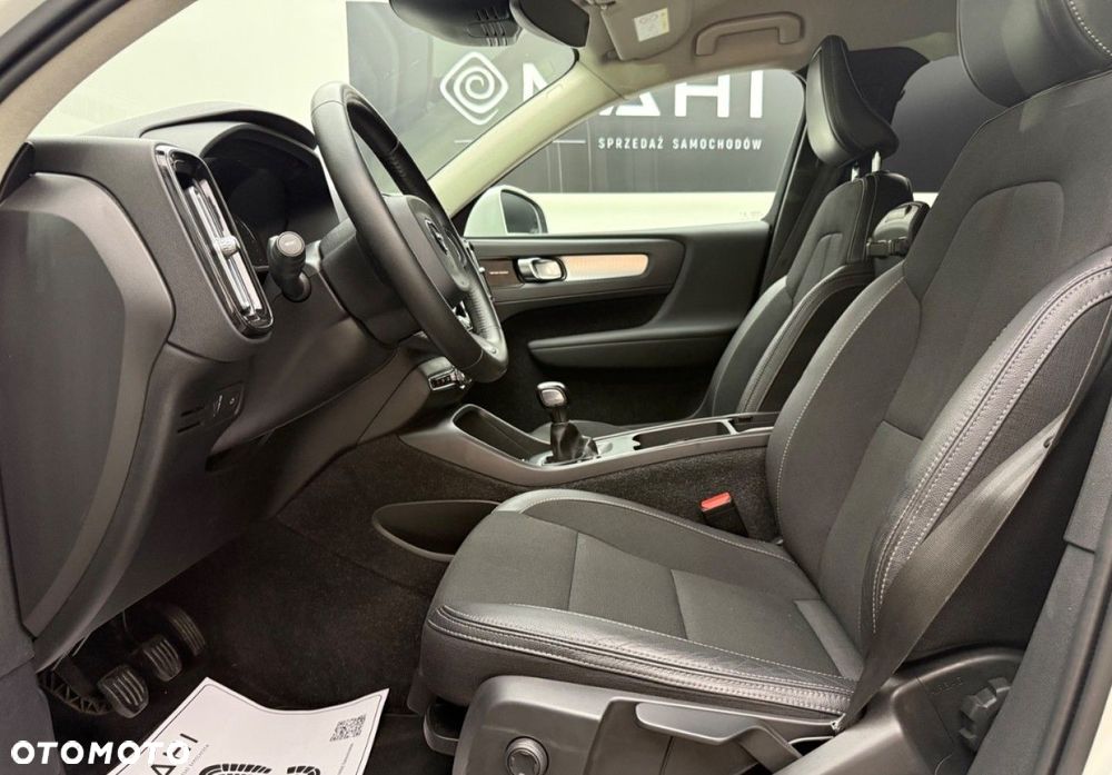 Volvo XC 40 T3 Momentum - 23