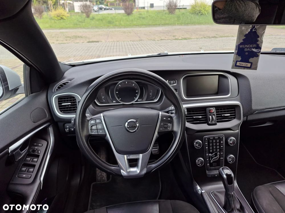 Volvo V40 D3 R-Design Momentum - 28
