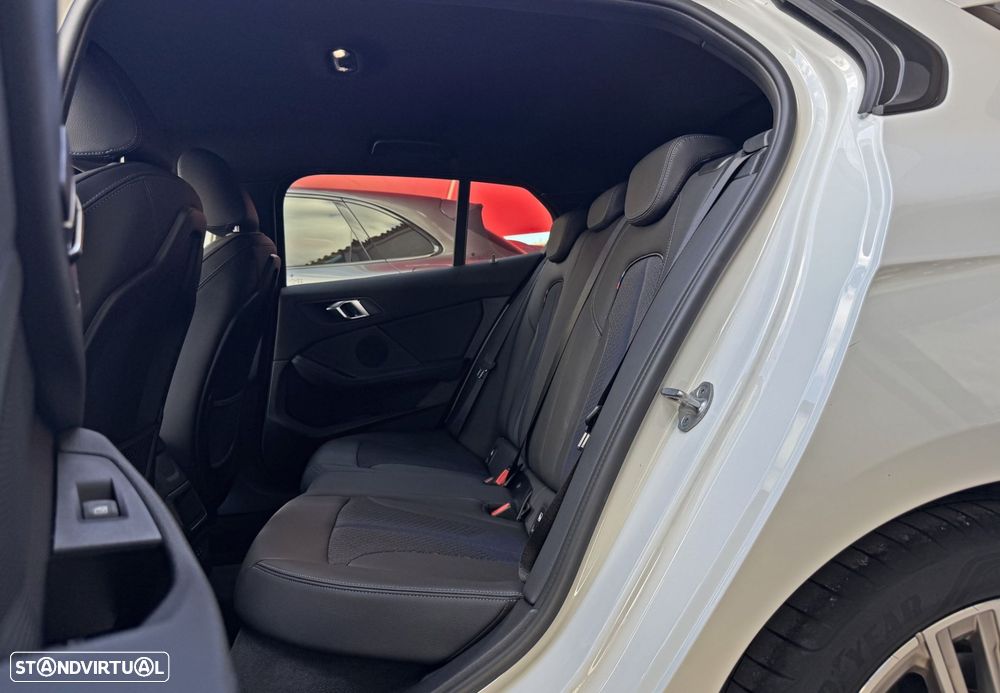 BMW 118 d Pack Desportivo M - 19