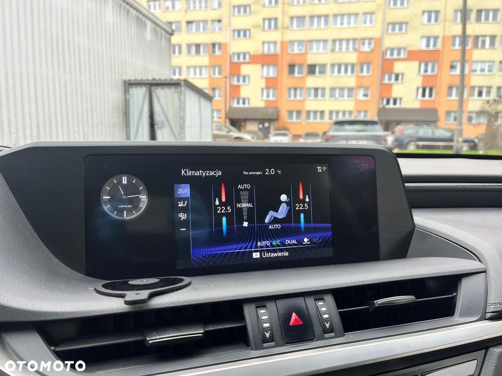 Lexus ES 300h Elegance - 26