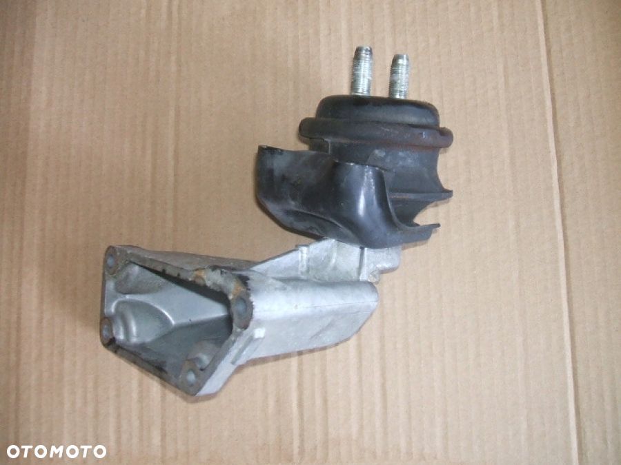 LEXUS IS200 2.0 ŁAPA PODUSZKA SILNIKA prawa