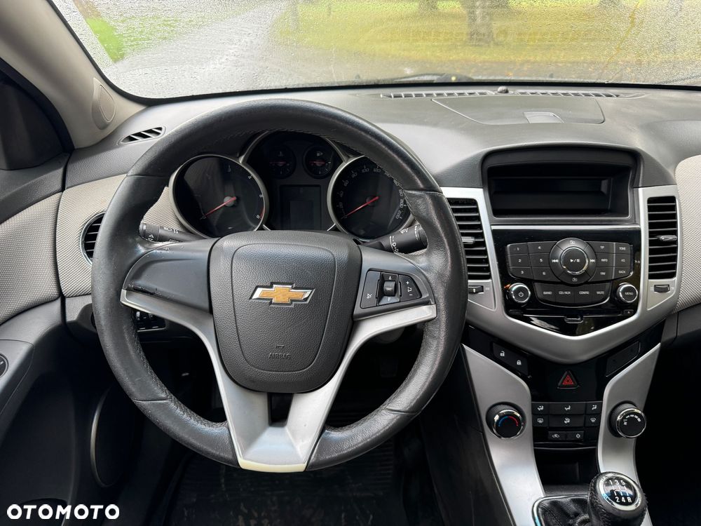 Chevrolet Cruze - 30