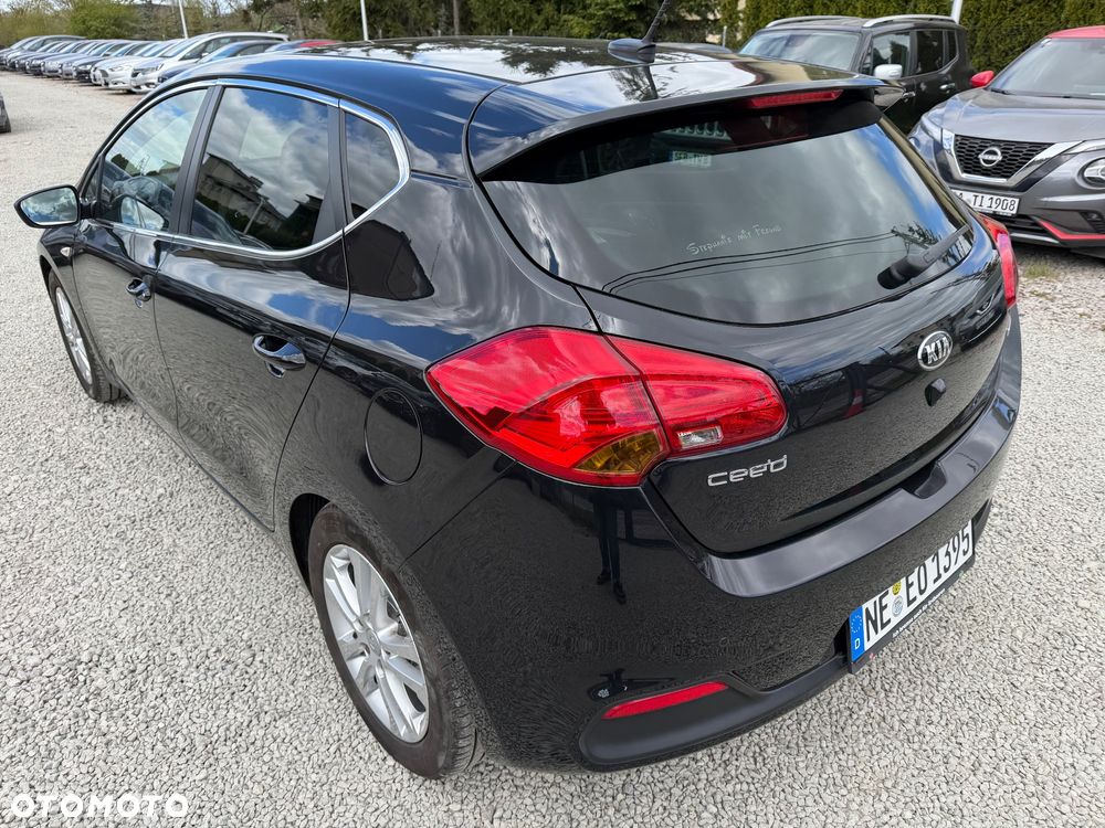 Kia Ceed 1.4 CVVT ISG Dream Team Edition - 11