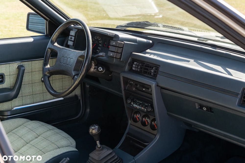 Audi Coupe 2.0 GT - 26