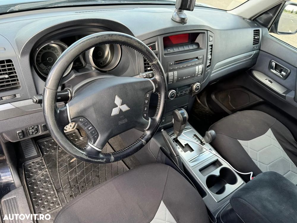 Mitsubishi Pajero LWB 3.2 DI-D Instyle A/T - 10