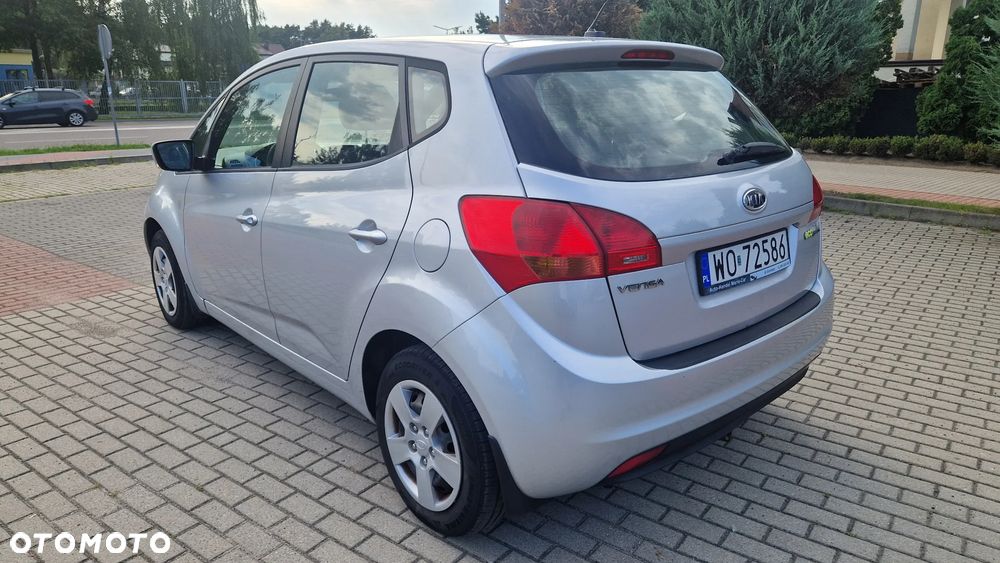 Kia Venga 1.6 CRDi 128 Business Line - 3