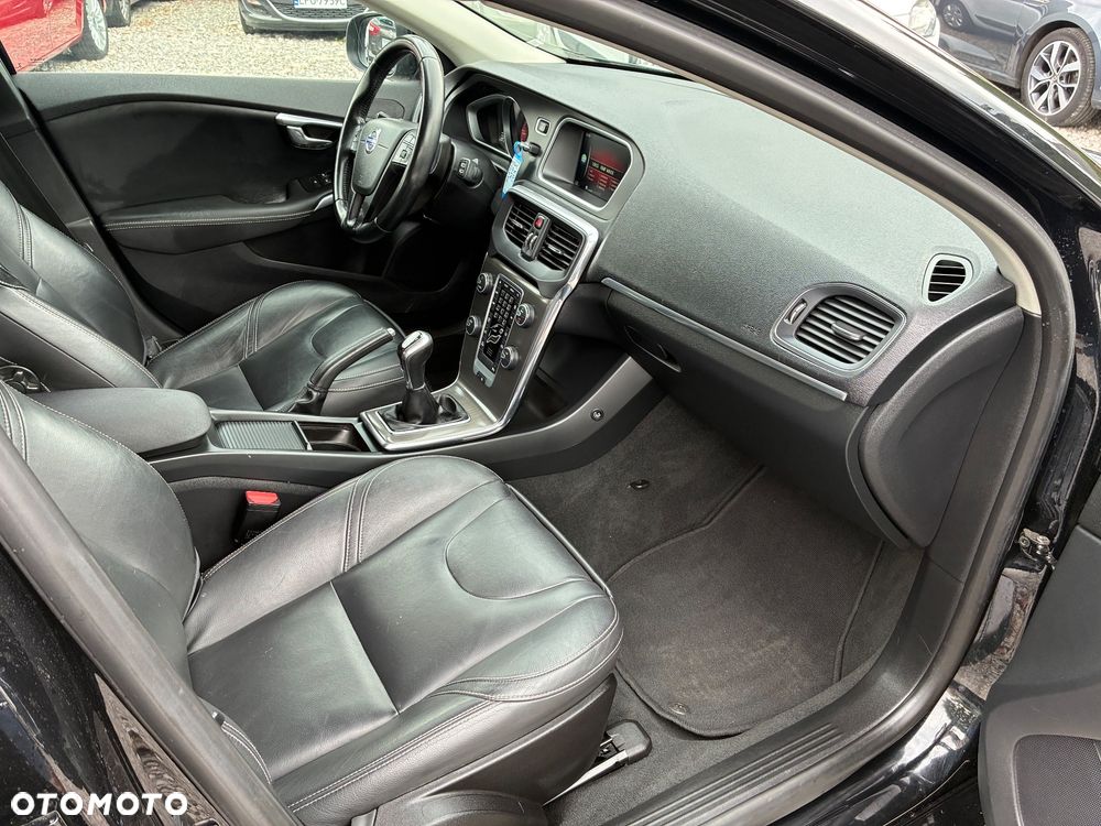 Volvo V40 D2 - 11