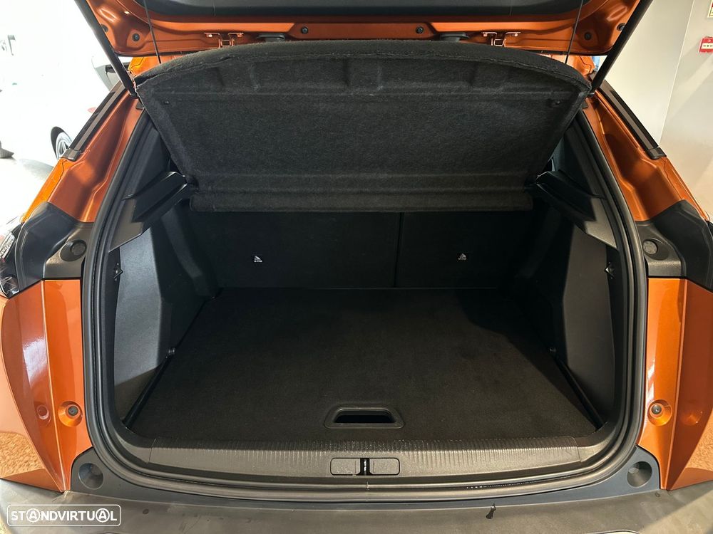 Peugeot 2008 1.2 PureTech Allure Pack - 24