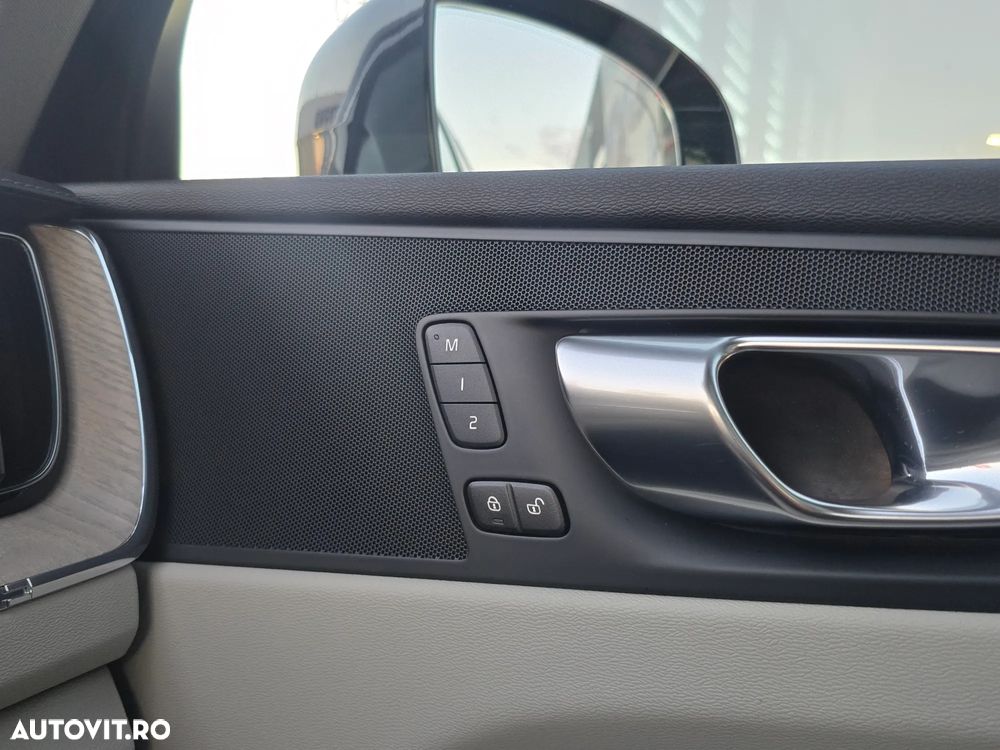 Volvo XC 60 Recharge T8 Twin Engine eAWD Inscription - 24