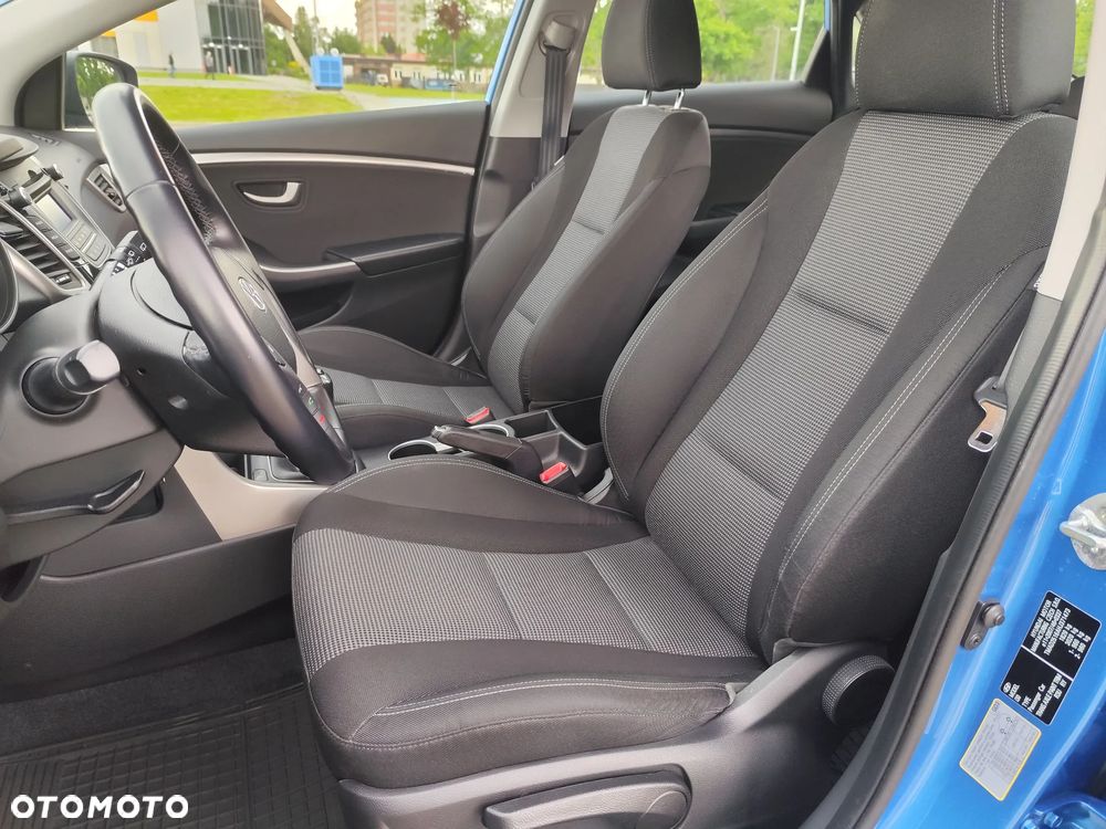 Hyundai i30 blue 1.4 Classic - 8