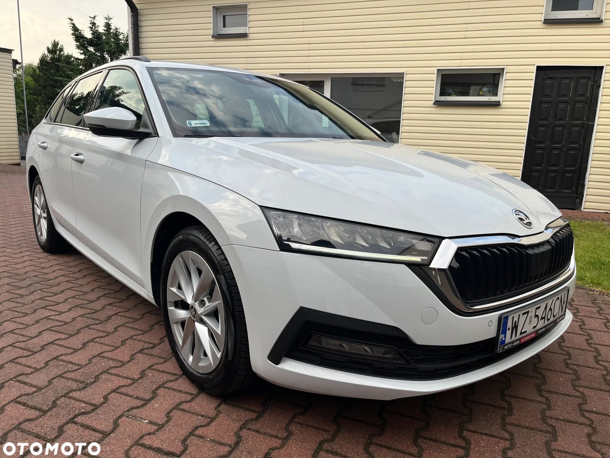 Skoda Octavia 2.0 TDI Ambition DSG - 1