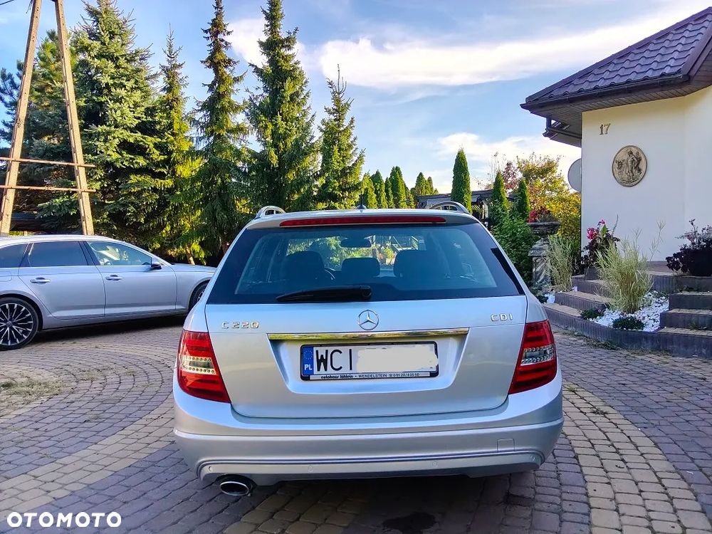 Mercedes-Benz Klasa C 220 CDI DPF (BlueEFFICIENCY) Elegance - 16