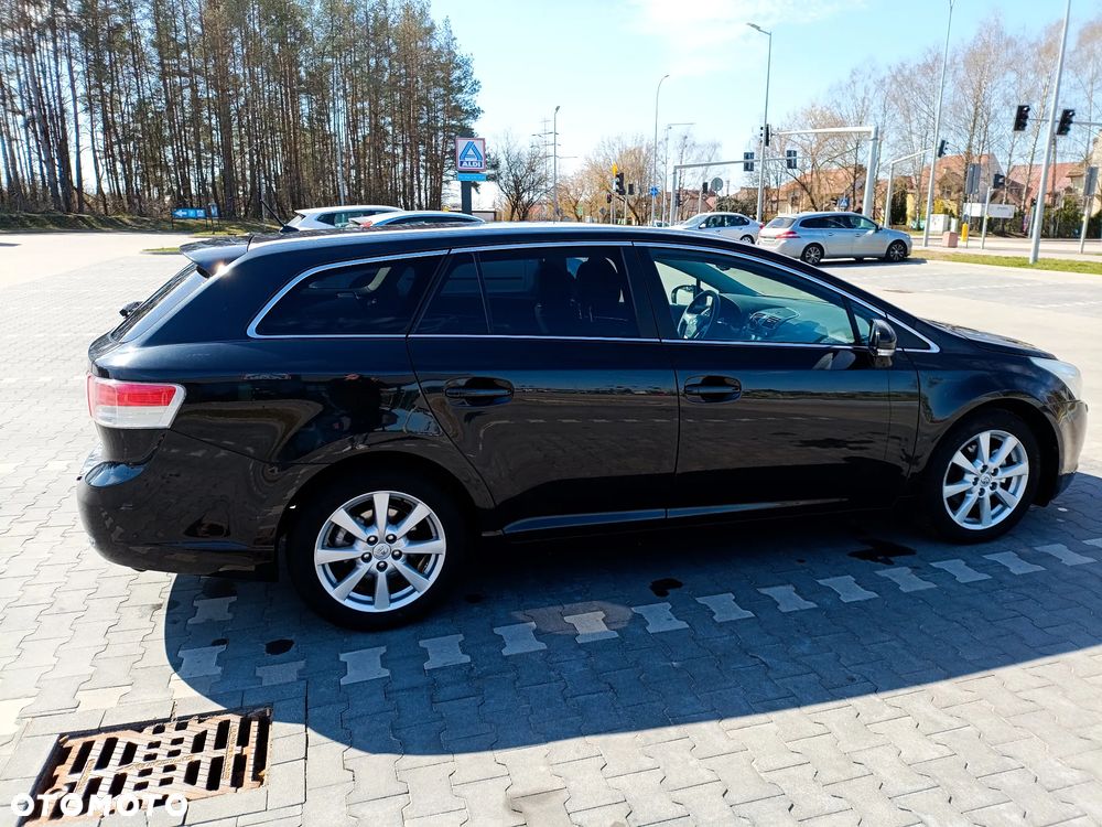 Toyota Avensis 2.0 D-4D 2010 - 3