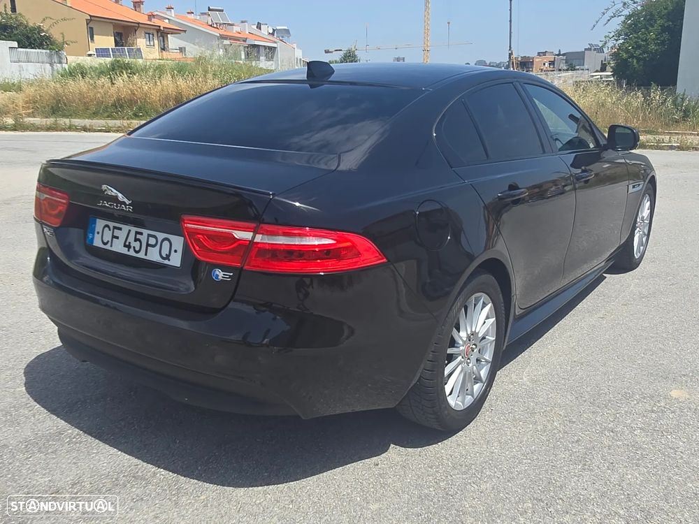 Jaguar XE 2.0 D R-Sport - 10