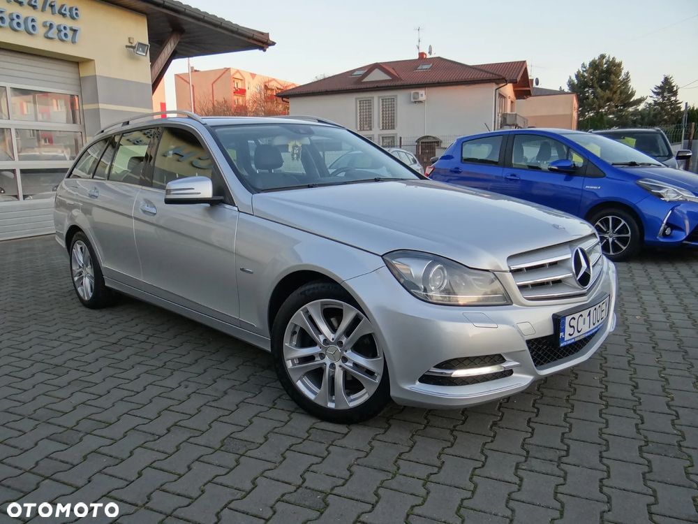 Mercedes-Benz Klasa C 180 CGI BlueEff Avantgarde - 4