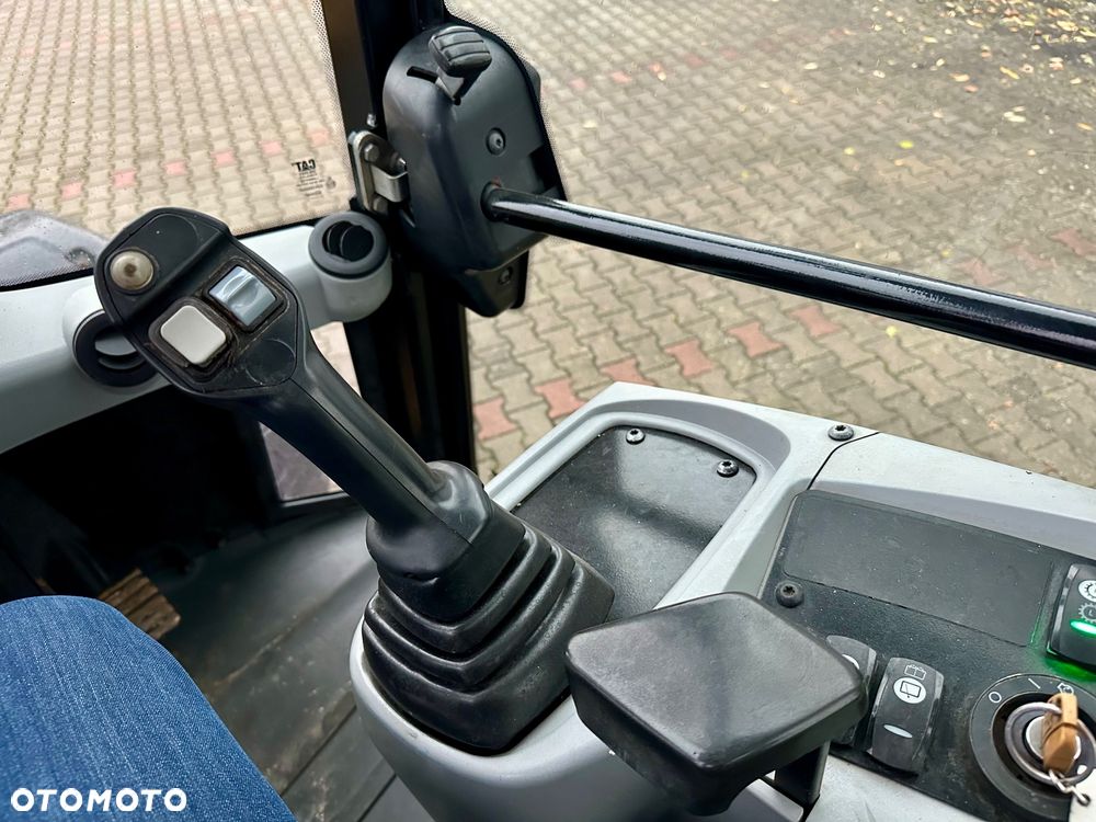 Caterpillar CAT 908 H2 - 7