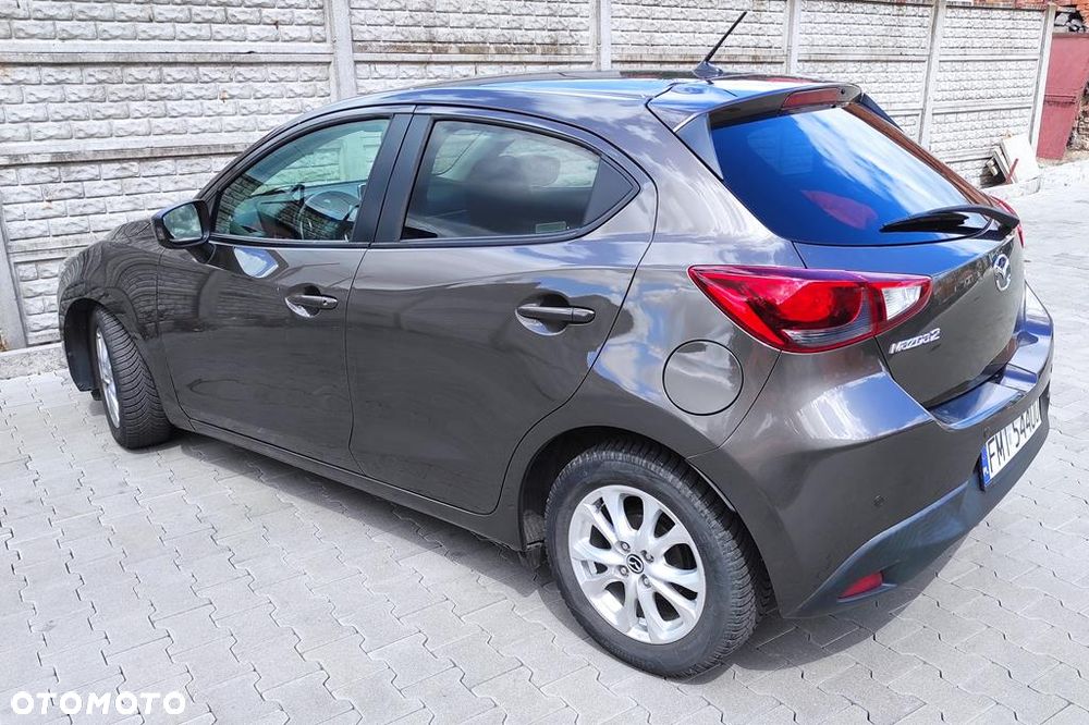 Mazda 2 Hybrid - 8