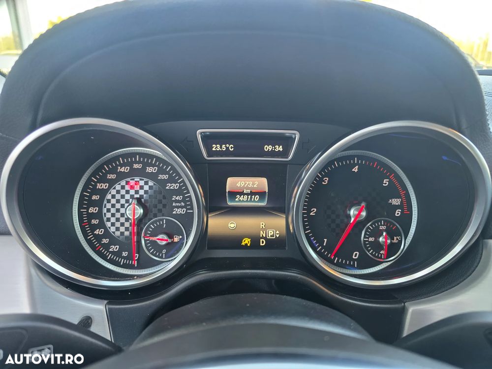 Mercedes-Benz GLS - 23