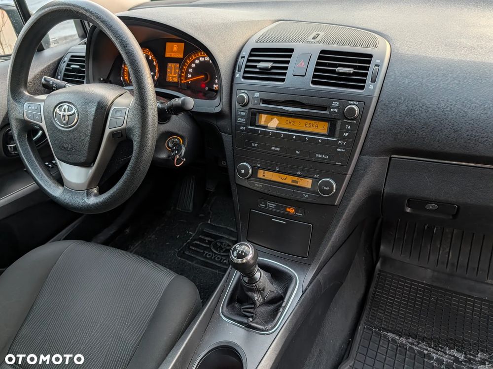 Toyota Avensis 1.6 - 4