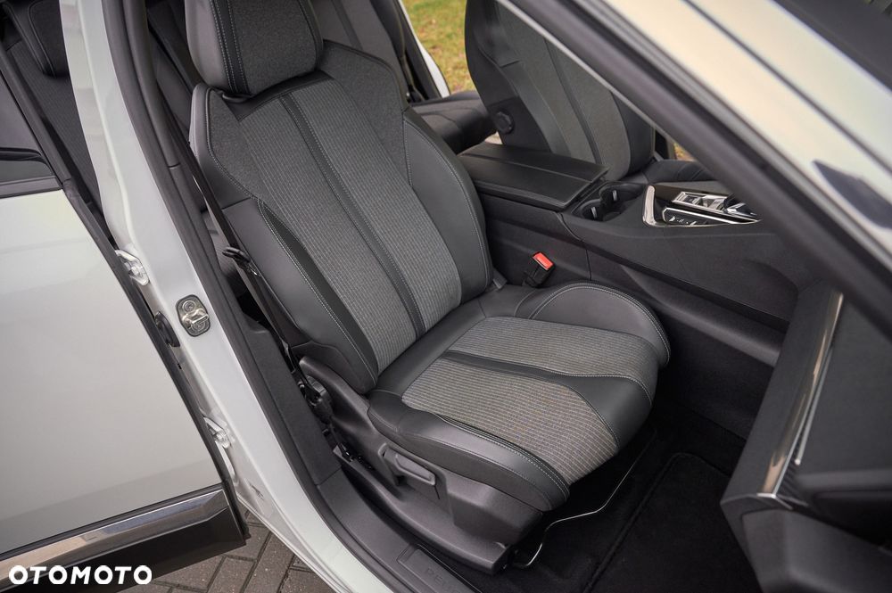 Peugeot 5008 BlueHDi 130 EAT8 Allure Pack - 25