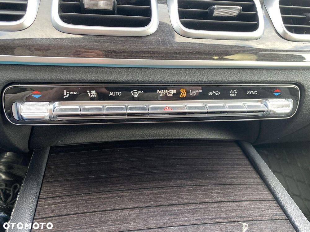 Mercedes-Benz GLS - 26