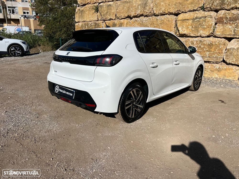 Peugeot 208 - 9