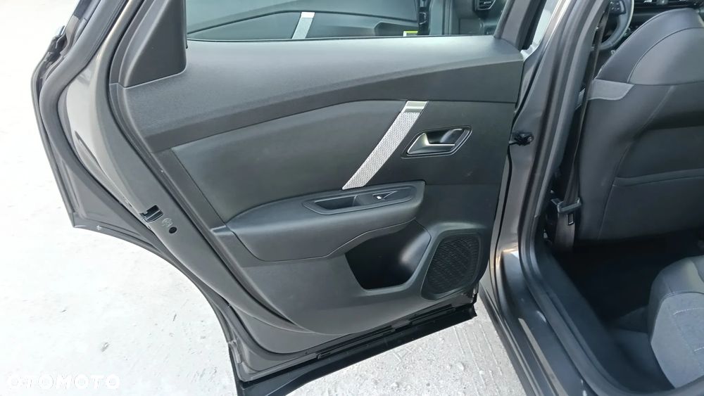 Citroën C4 PureTech 130 Stop&Start FEEL PACK - 25